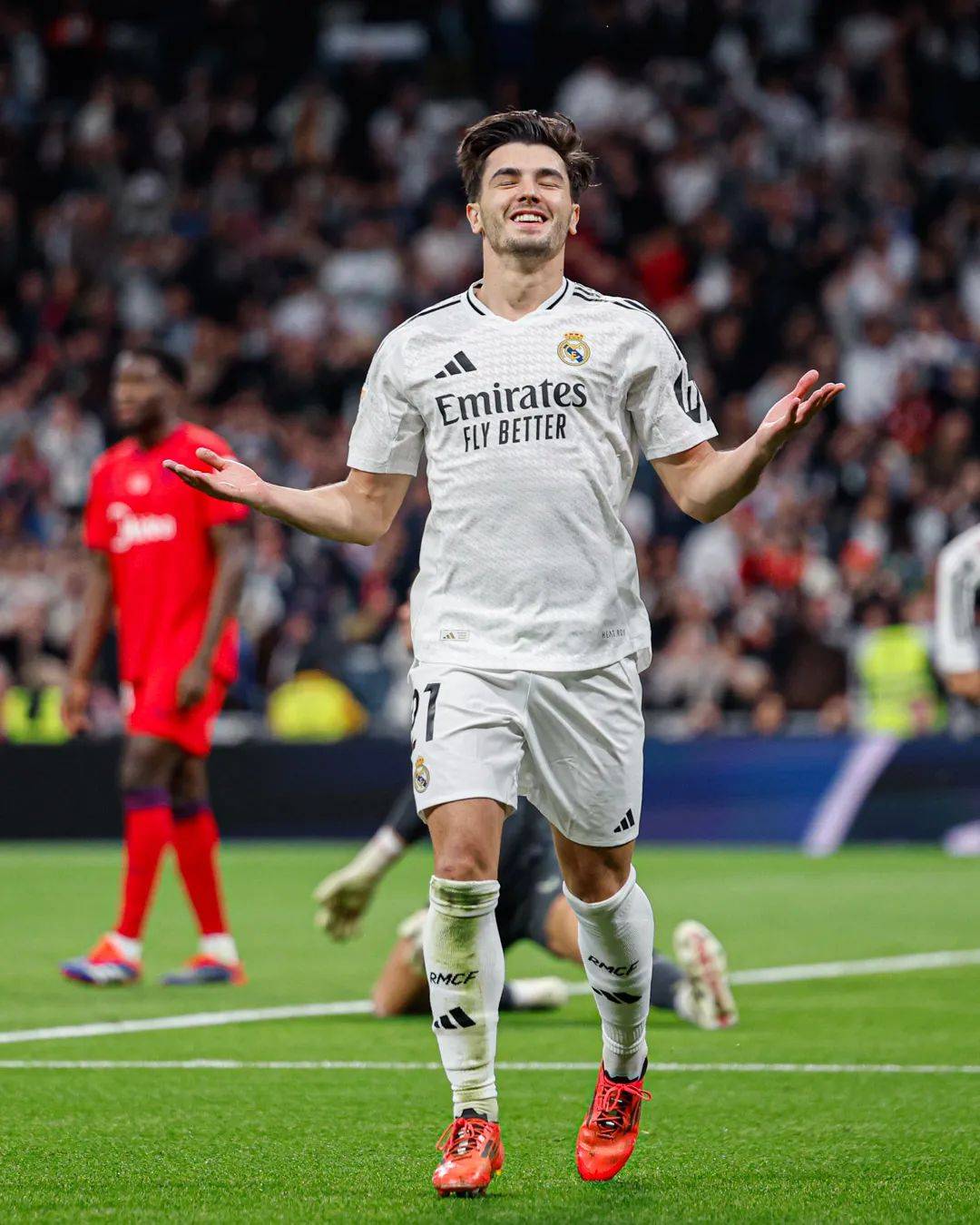 欧洲足坛:甘冈客场逆袭,多点开花取胜 欧洲足坛:甘冈客场逆袭,多点开花取胜